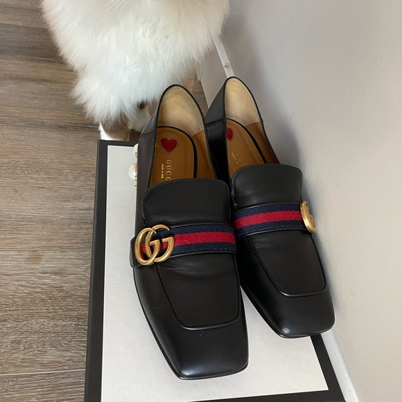 Like new Gucci Pearl leather mid-heel loafer/ Slipper - Picture 2 of 6